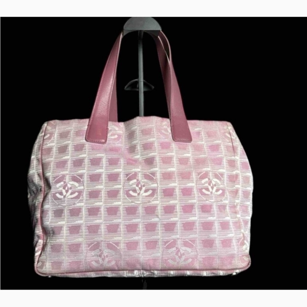 CHANEL Pink Checkered Tote Bag - Picture 3 of 9